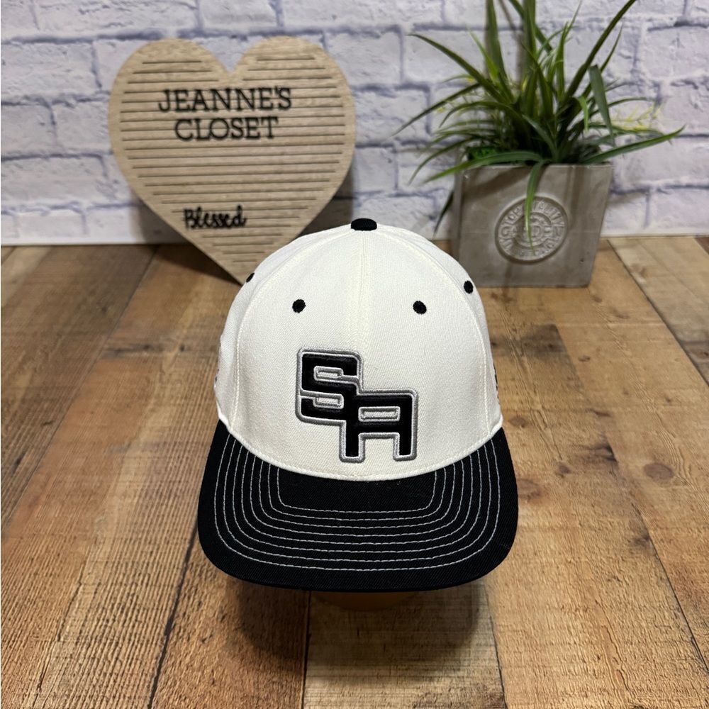 NBA San Antonio Spurs Adidas Fitted Hat, Embroidered SA Size S/M